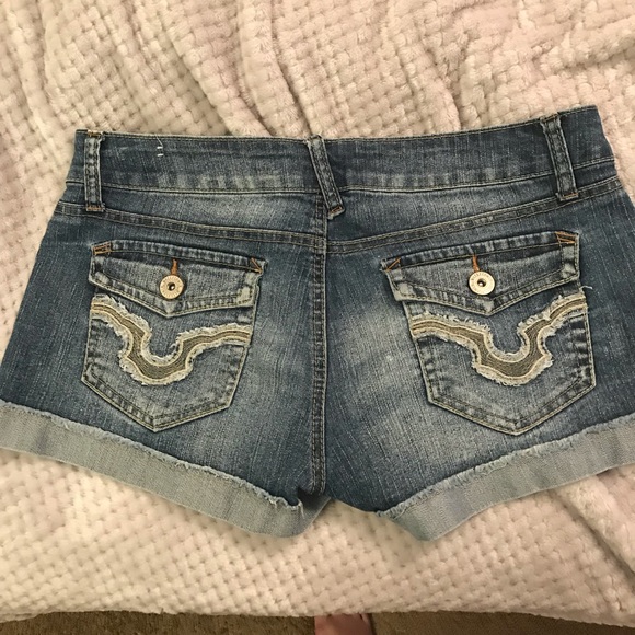 Wallflower Jean shorts - Picture 4 of 4